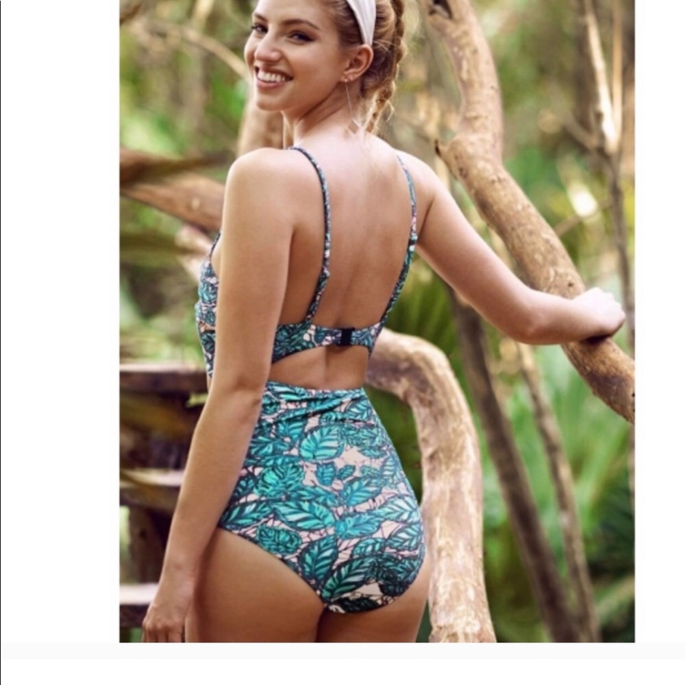 Swimsuit - Picture 4 of 5